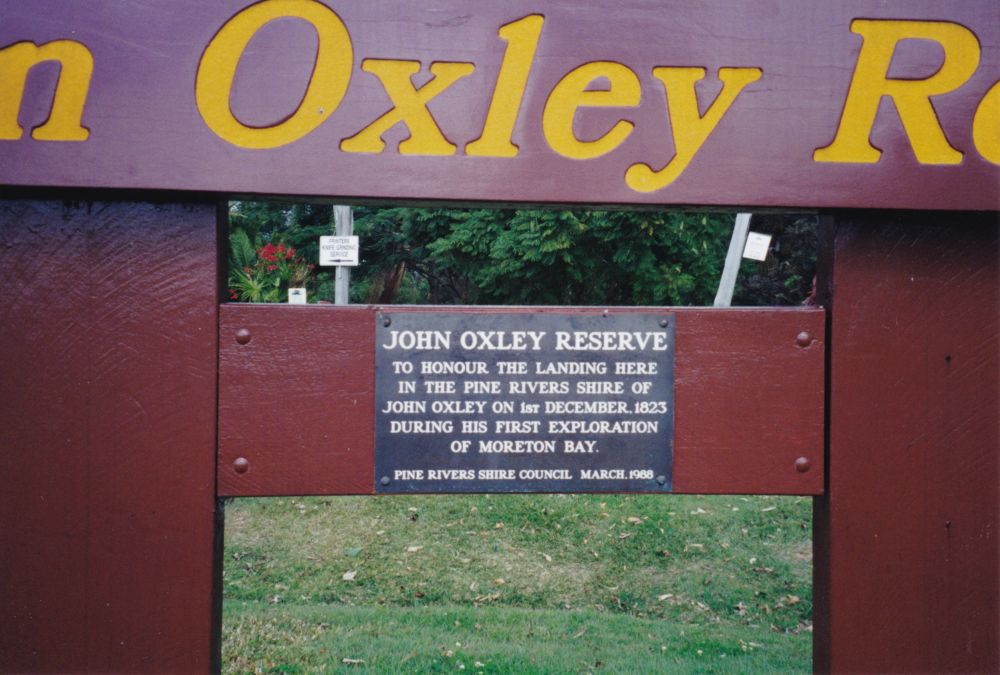 Historic plaque honouring John Oxley's first landing on signpost for John Oxley Reserve, Ogg Road Murrumba Downs, 1998
