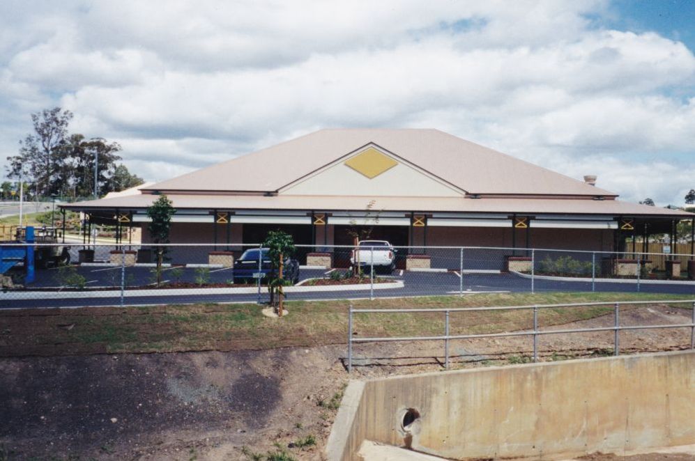 Eatons Hill Shopping Village, 1998