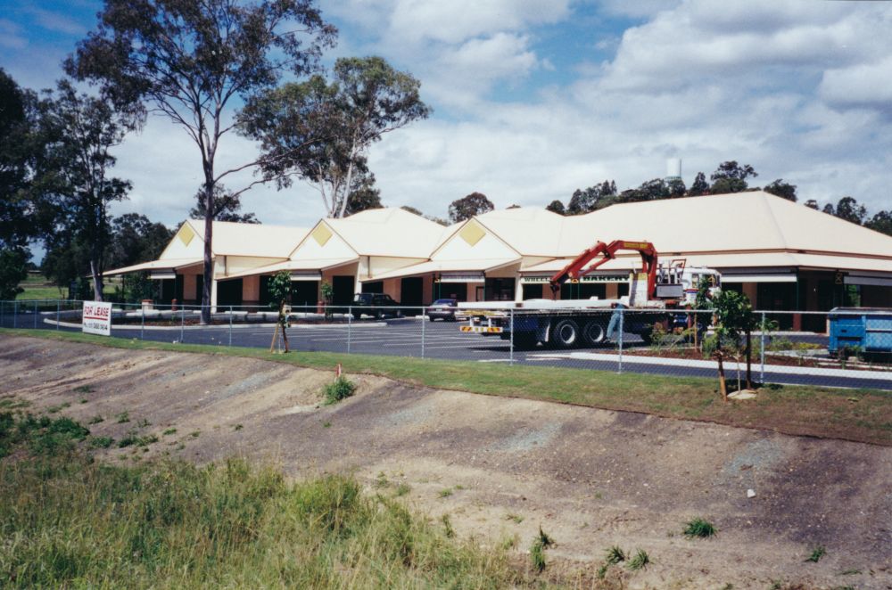 Eatons Hill Shopping Village, 1998