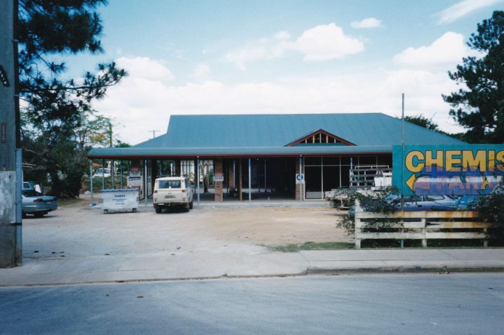 Construction of commercial building in Kallangur, 1998