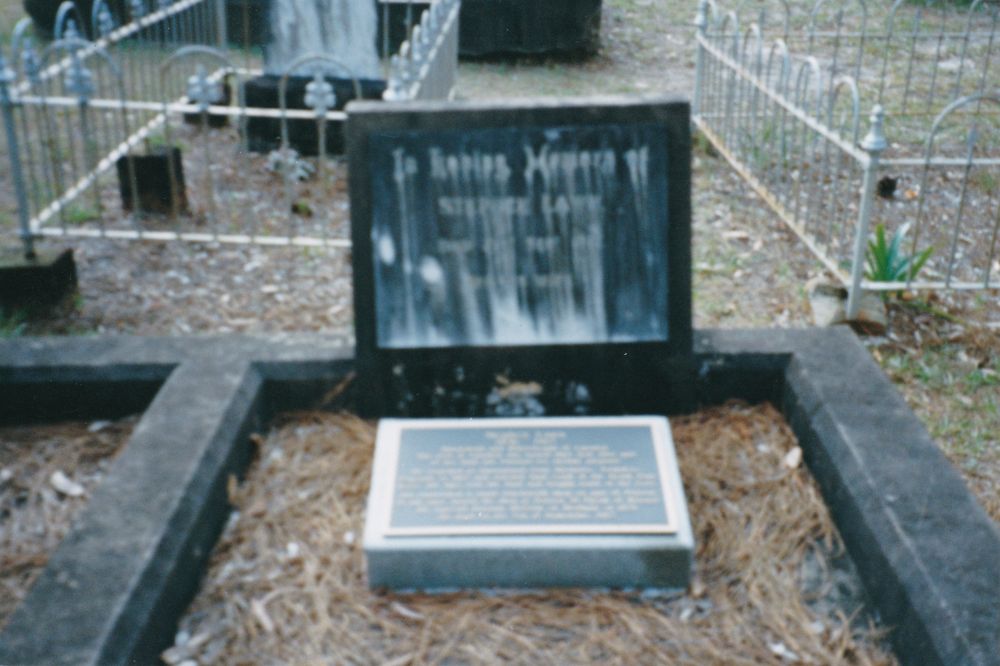 The gravesite for Stephen Lawn at Lawnton Cemetery, 1998