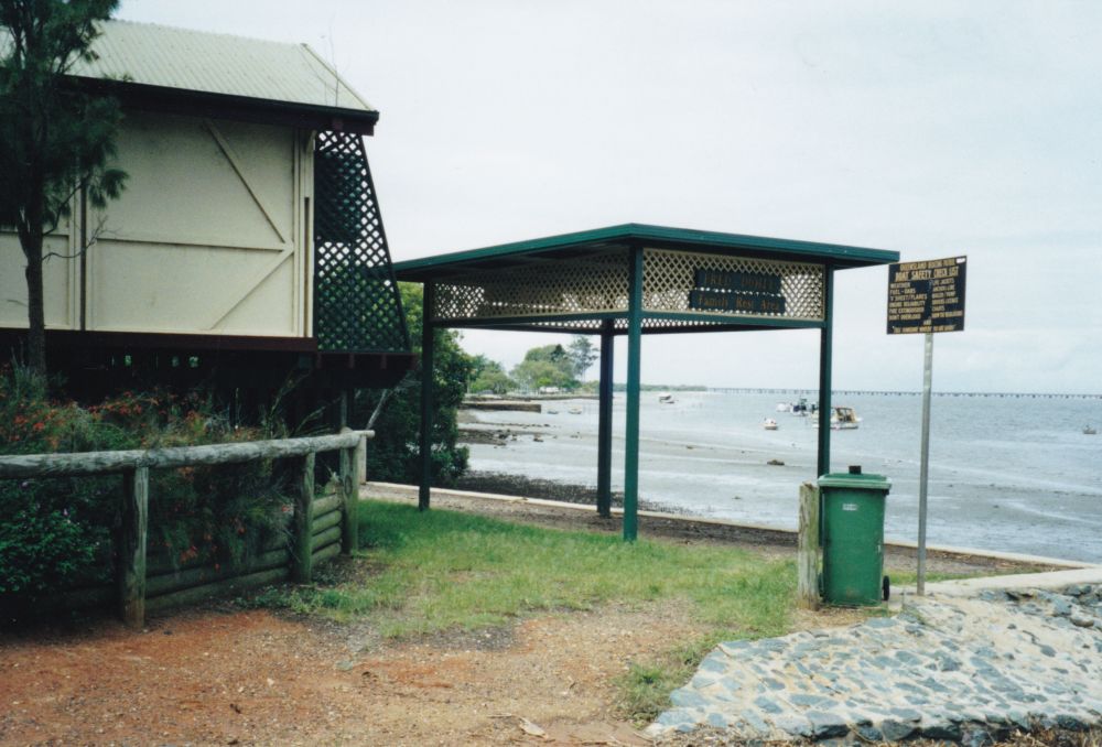 Fred Dohle family rest area at Dohles Rocks, Griffin, 1999