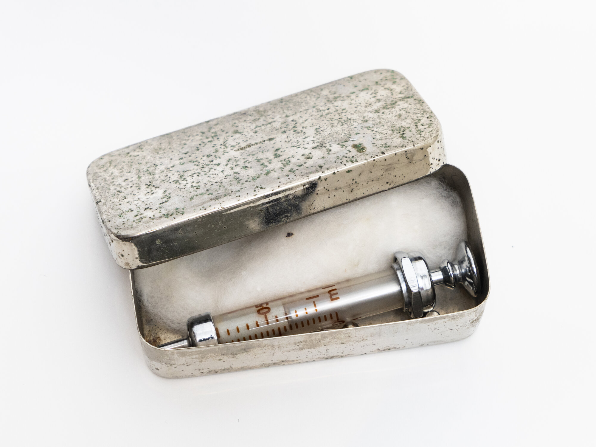 Hypodermic syringe &amp; needles