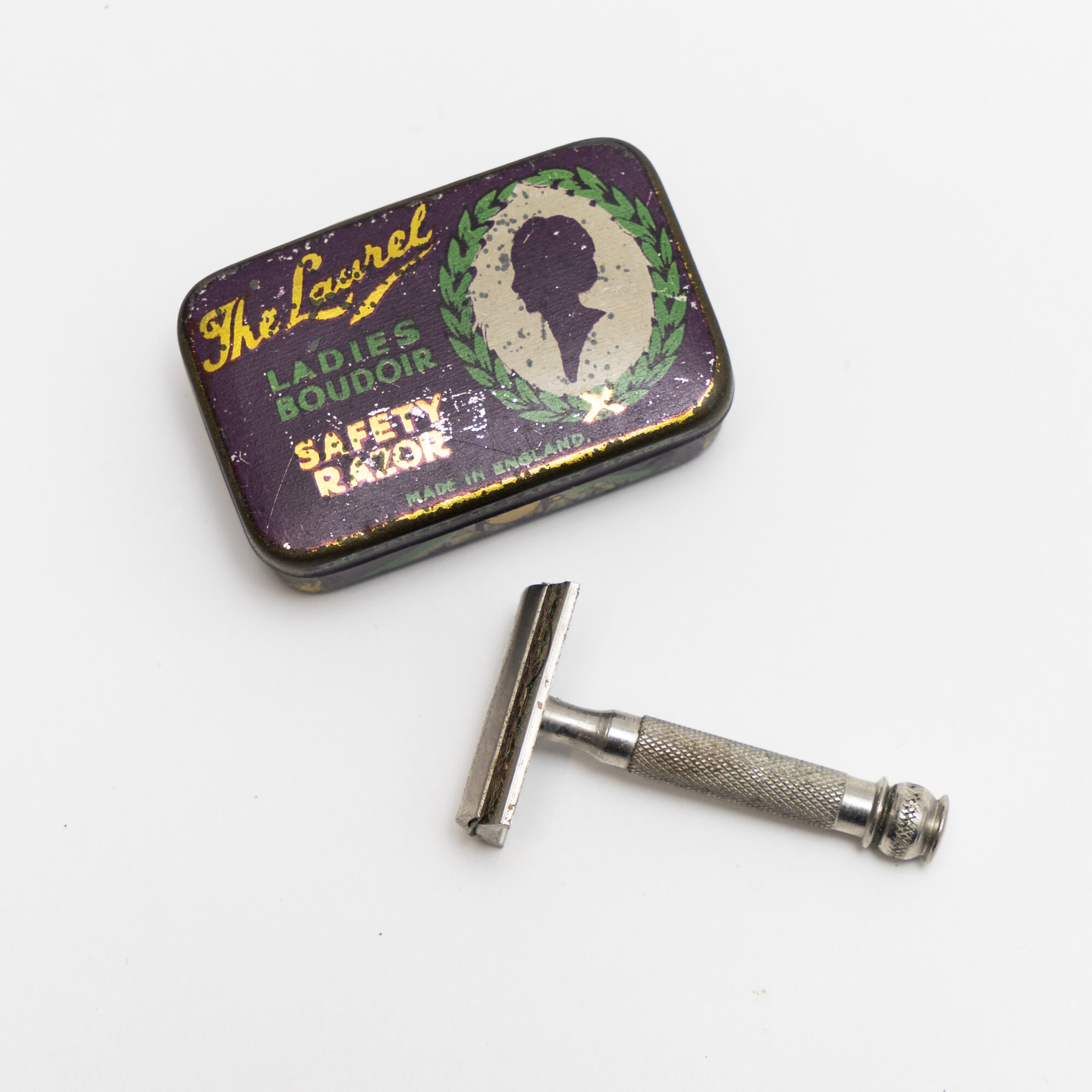 The Laurel Ladies Boudoir safety razor set