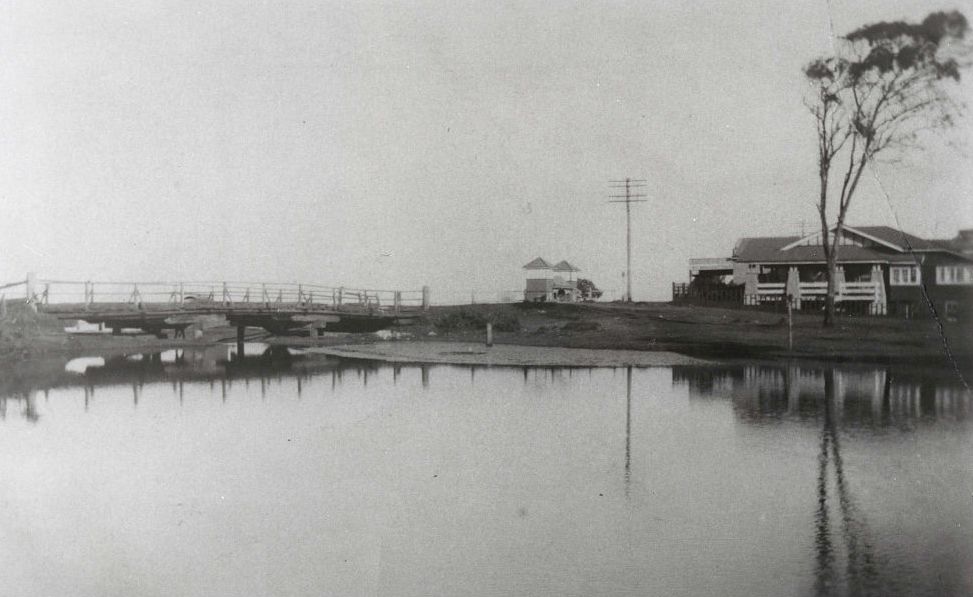 Humpybong Creek, Redcliffe