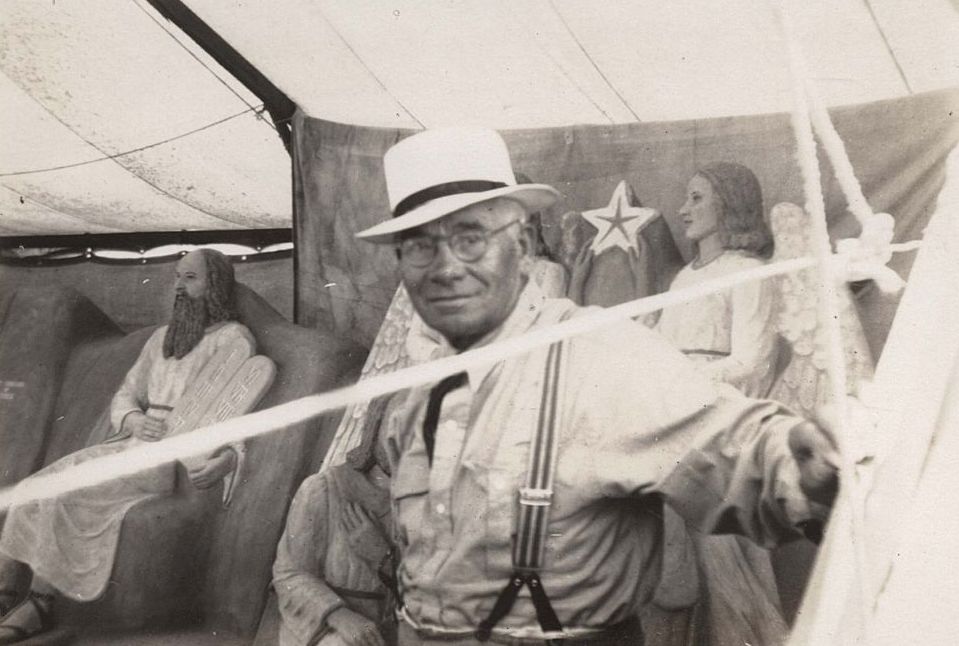 J. Suchomlin was a sand sculptor