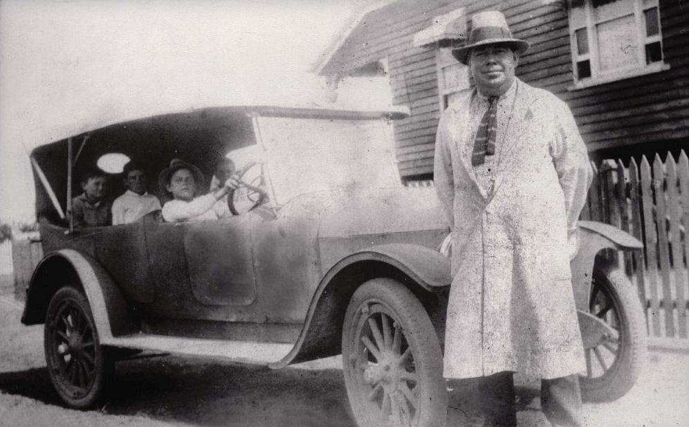 Cutts' Taxi