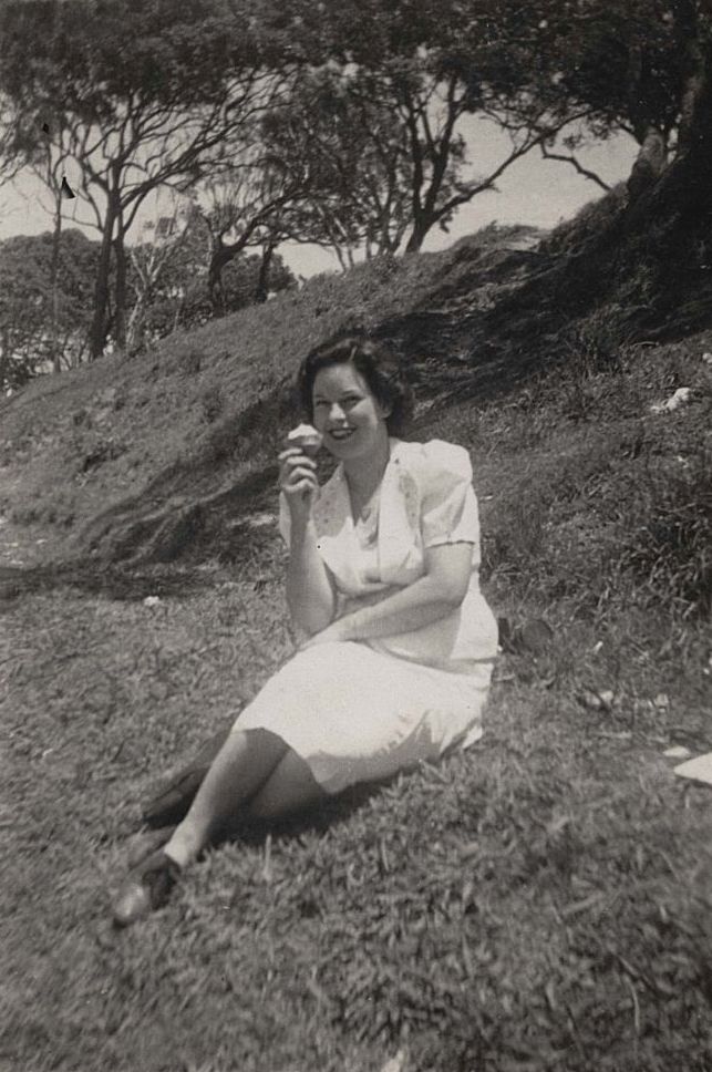Gloria Bartlett Lee