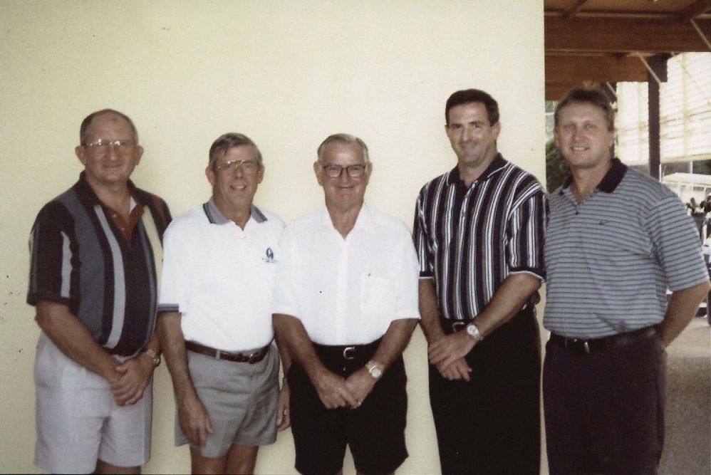 Redcliffe Golf Club Committee 2001