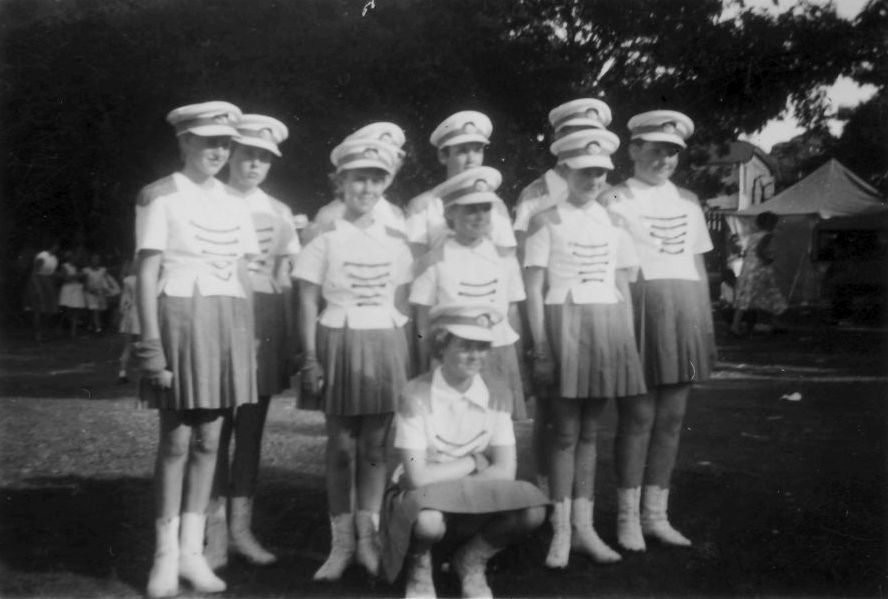 Humpybong Marching girls