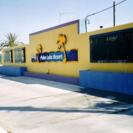Entrance to the Palm Lakes Resort at Deception Bay in 2002