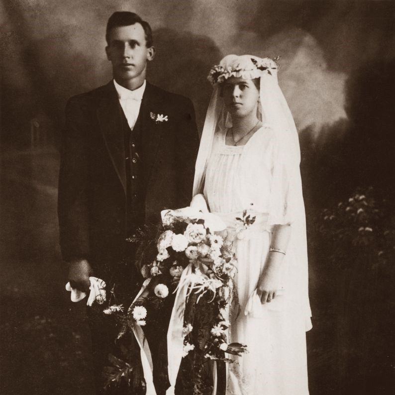 Thomas James (Tom) Rowe and Lily Rowe (nee Mortensen)