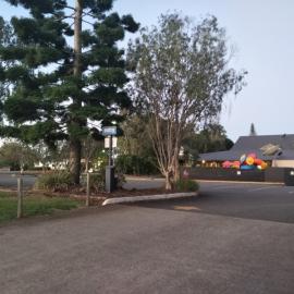 Lawnton Tavern Gympie Road Lawnton- 14 April 2020 - 5.45pm Lawnton Tavern carpark