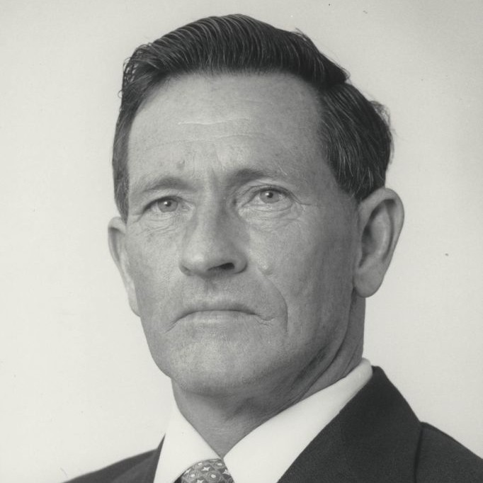 Cr J. T. (Tom) McLoughlin