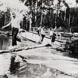 Wararba Creek in flood in February 1928