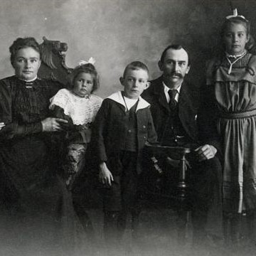 The Paulus Family settled in the district in 1876