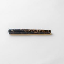 ‘Auto-flow’ fountain pen - Celluloid with gold lever