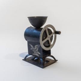 Desktop pencil sharpener 