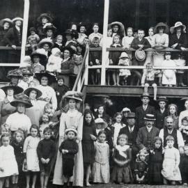 Christmas celebrations at the North Pine State School (now Petrie State School), 1913