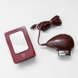 Philishave electric razor and battery pack