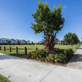 Pineapple Farm Park - Corner Blatchford Street and Samsonvale Road Strathpine - footpaths